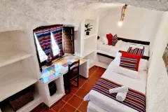 Dormitorio 1 Cueva Cascamorras 1