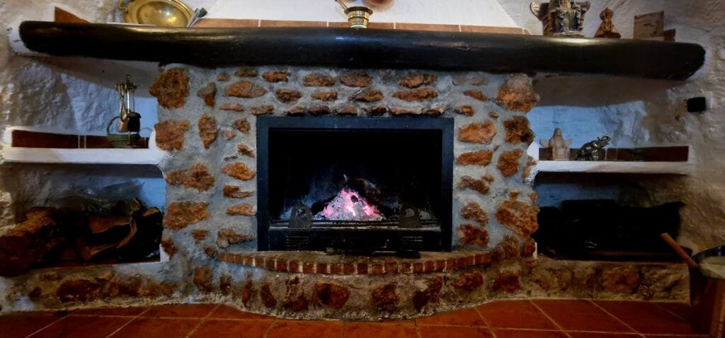 Chimenea Cueva Cascamorras Chimenea Cueva Cascamorras