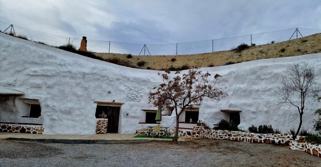 fachada cueva Cascamorras (1) Fachada cueva Cascamorras